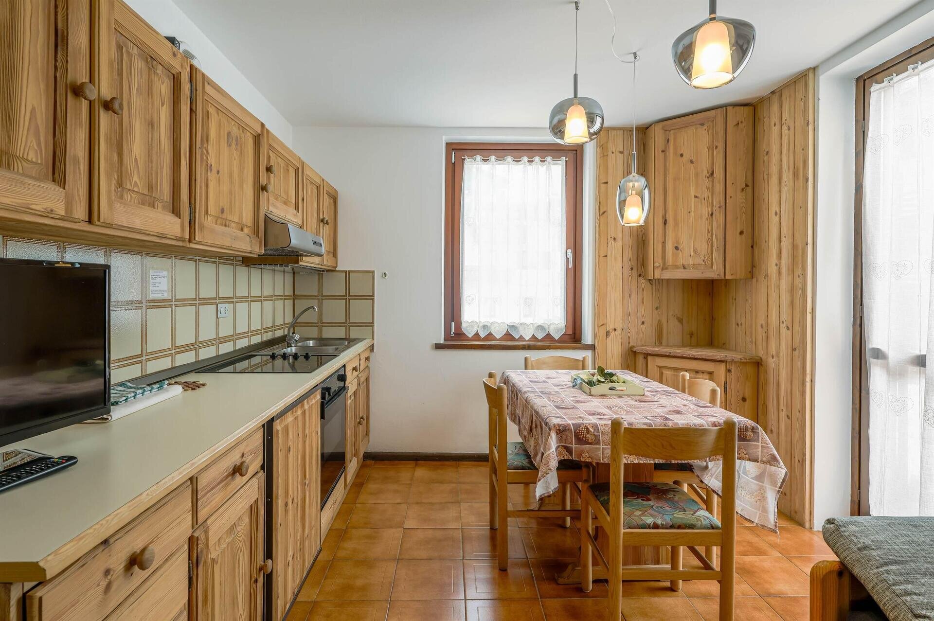 Images Trn 1 98ef25d3 29eb 4029 B4ed E76df17732ab 99 Image