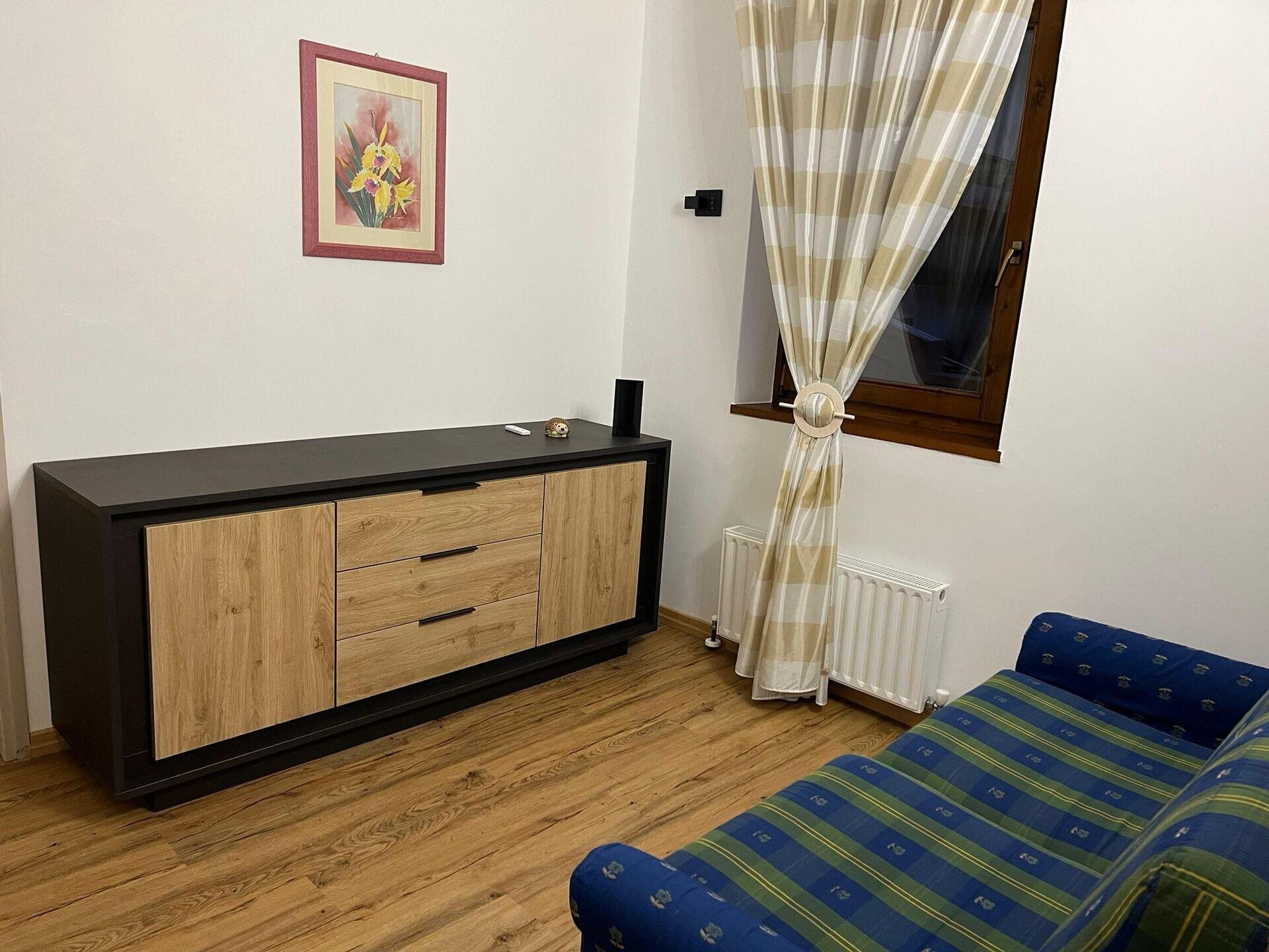 Images Trn 1 Fbca7192 B01d 477c B9b7 B9d160e867bb 99 Image