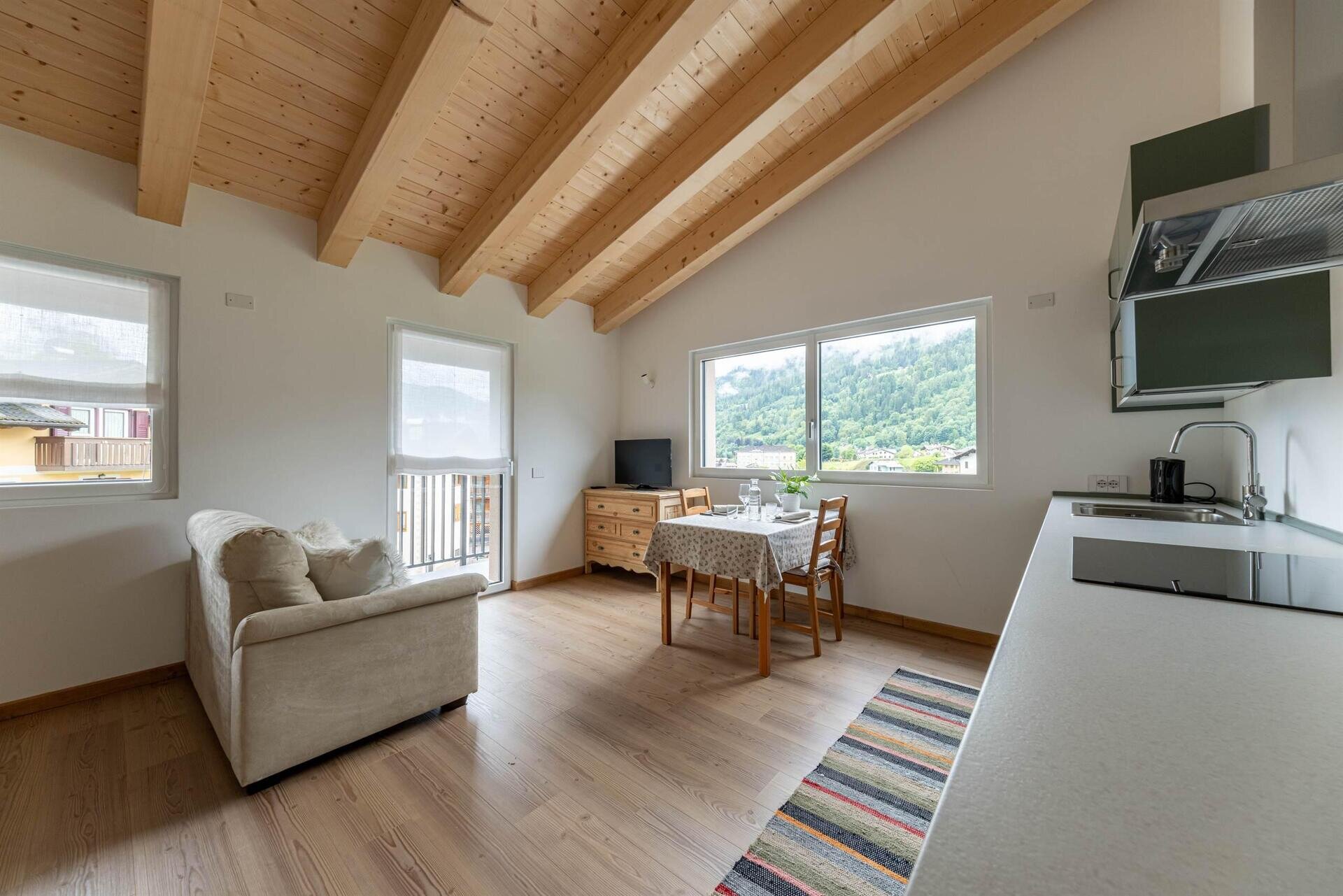 Images Trn 1 30613454 1dd1 41d7 909f 38074715b87c 99 Image