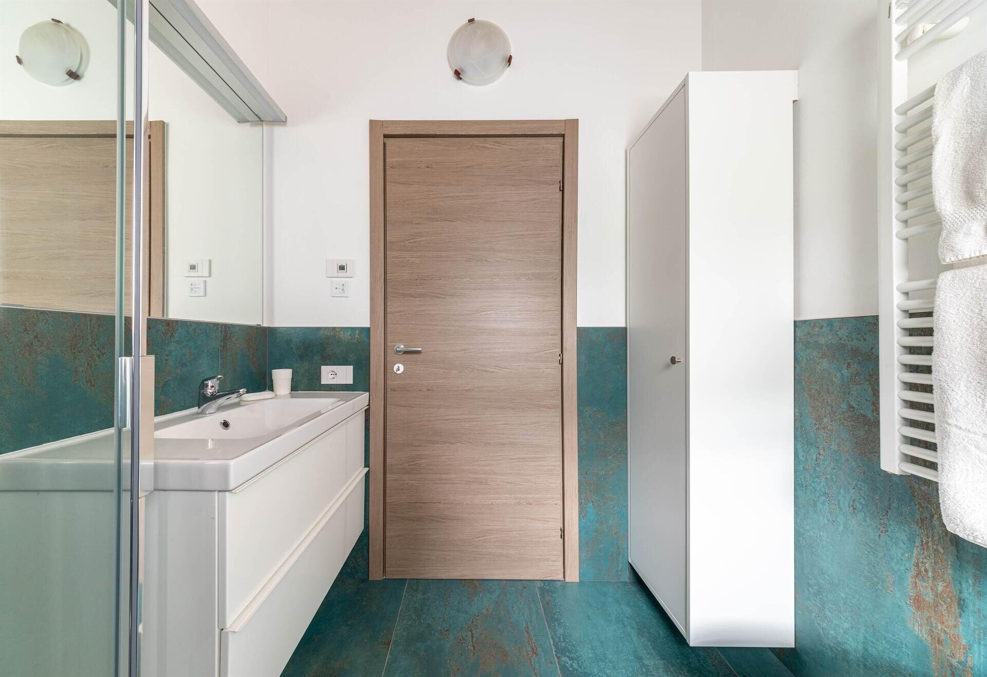 Images Trn 1 E8c6c766 90a6 4447 840b 52e76c75348a 99 Image