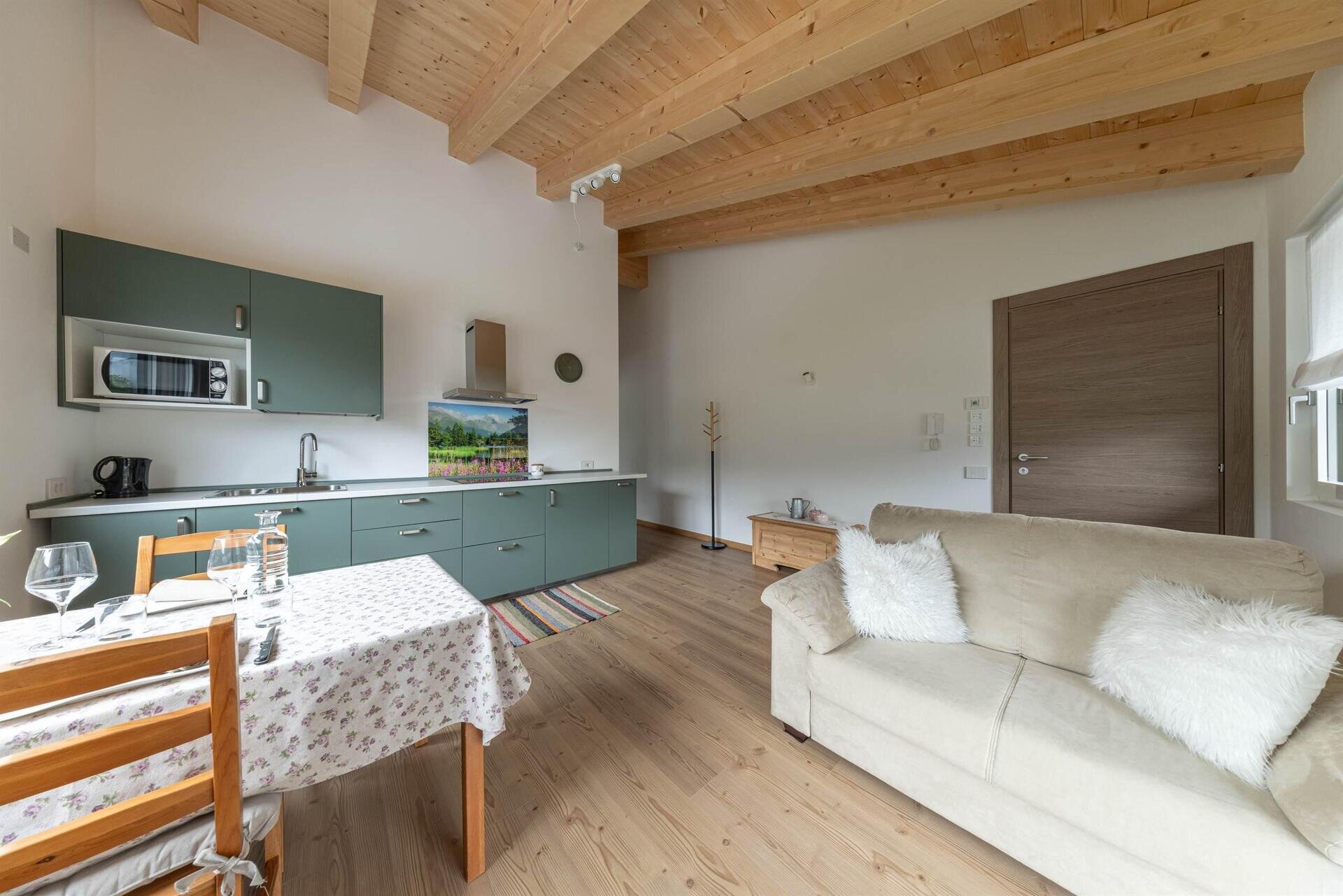 Images Trn 1 A92f0471 9891 4614 A750 1ffe328d0bc3 99 Image