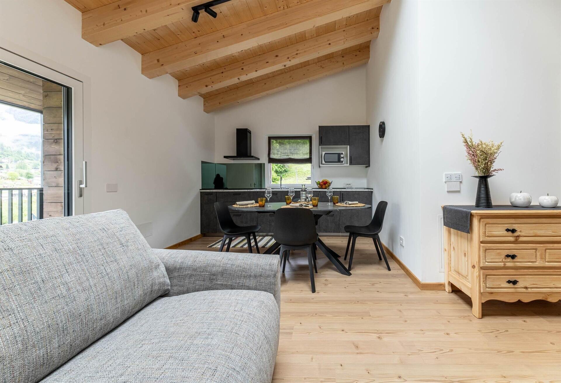 Images Trn 1 B839b007 7fc6 42e4 990d E5b8fb38f3a4 99 Image