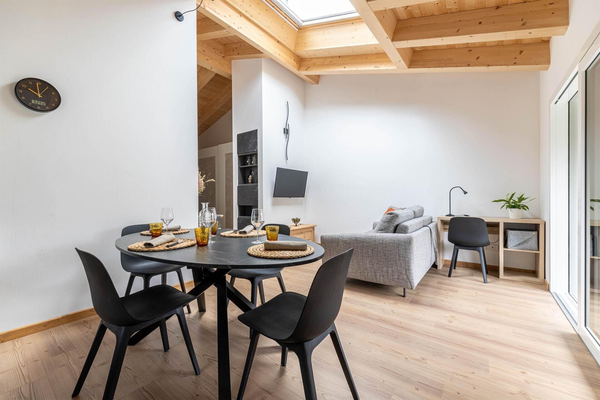 Images Trn 1 41b0232b C348 4472 A9ed D0918e5cbb5b 99 Image