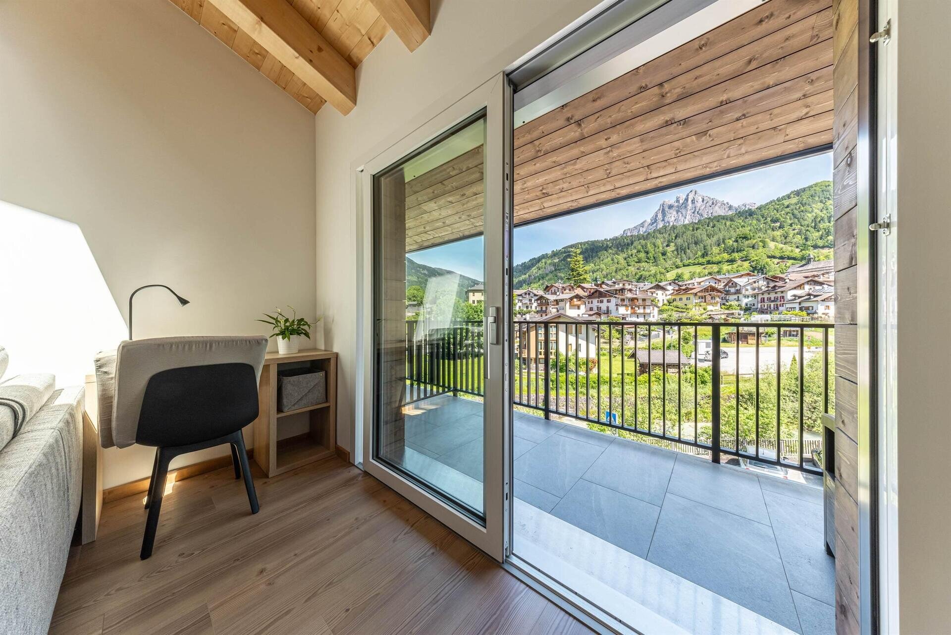 Images Trn 1 87368205 Cb71 46c1 B49a Cfb11c99153d 99 Image