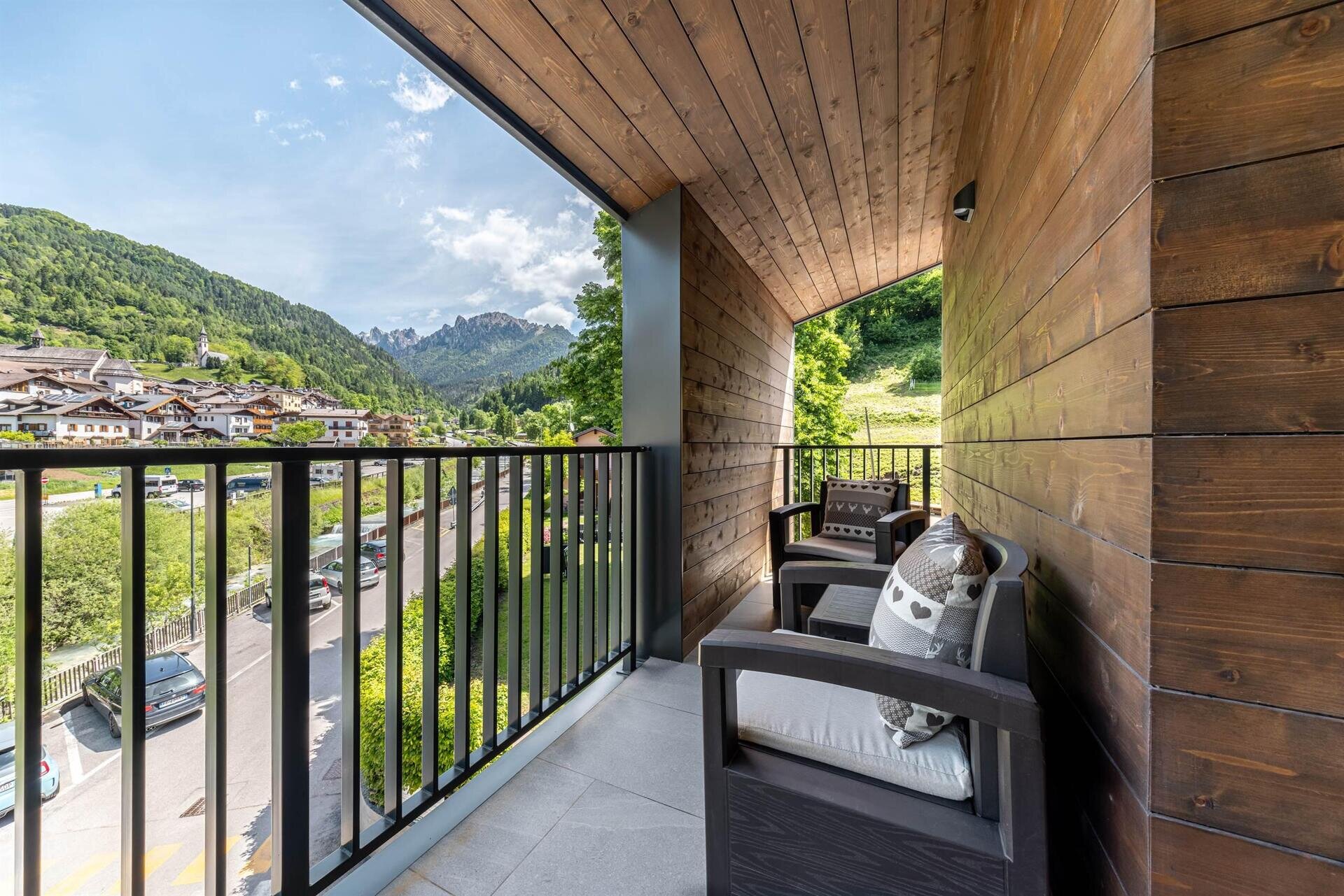 Images Trn 1 17ac2465 C2fa 4c27 9f21 08315cfe2d67 99 Image