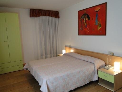 Stanza matrimoniale2