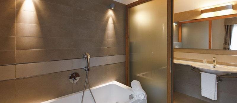 Sayonara_Suite_Achillea_1