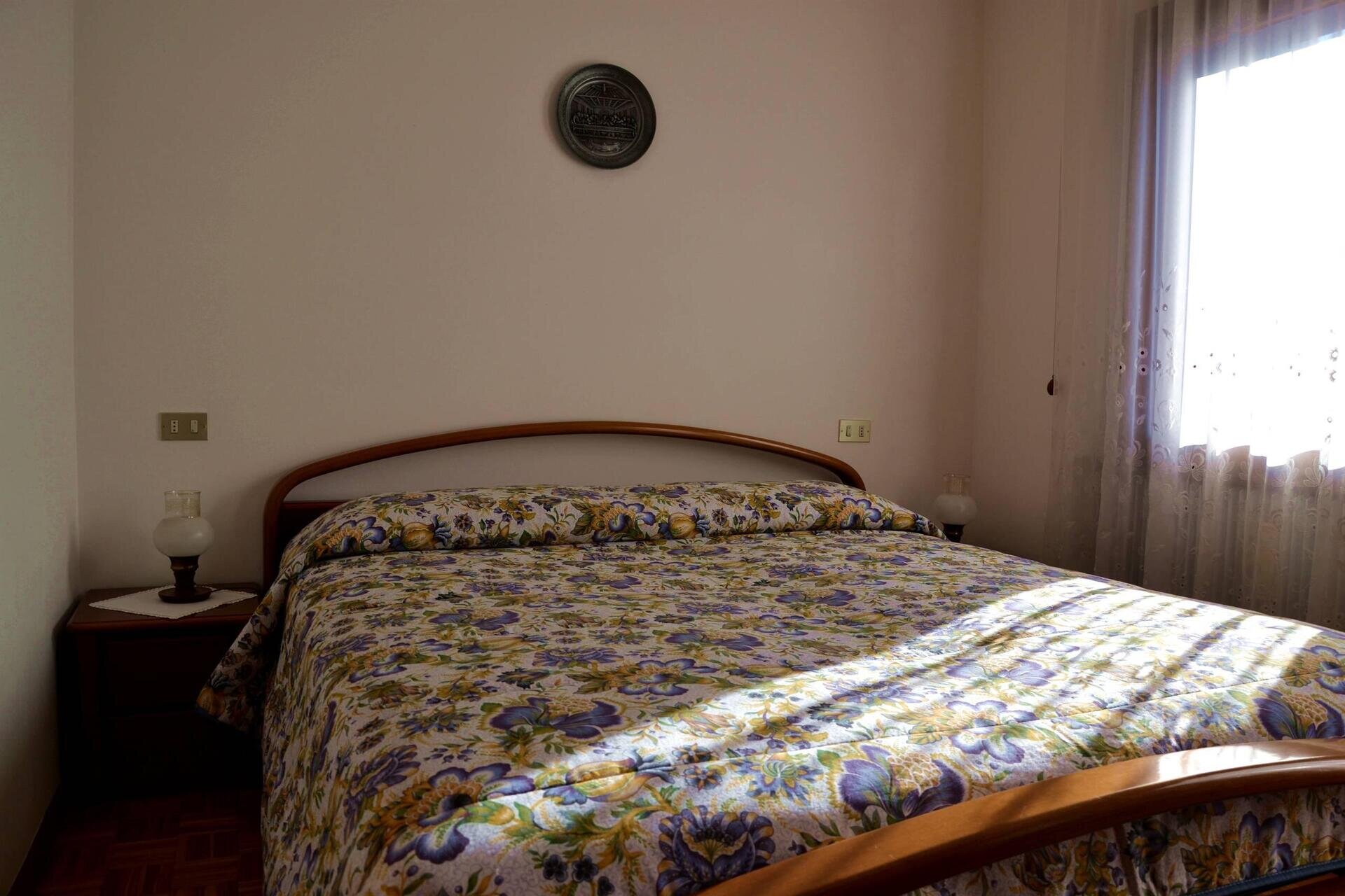 Images Trn 1 0b54e040 E542 490d 80f6 8b05fb773322 99 Image