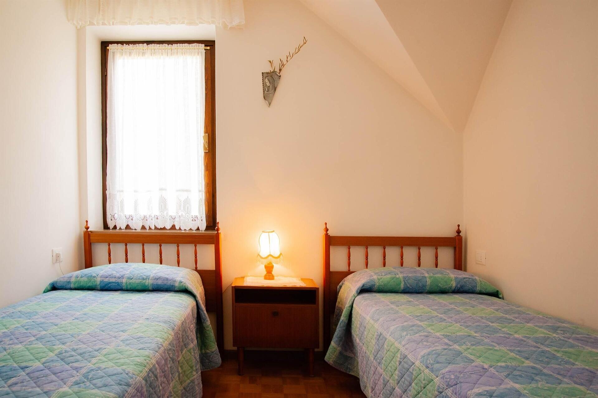 Maria-0009110418 (2018_04_12 15_39_09 UTC)