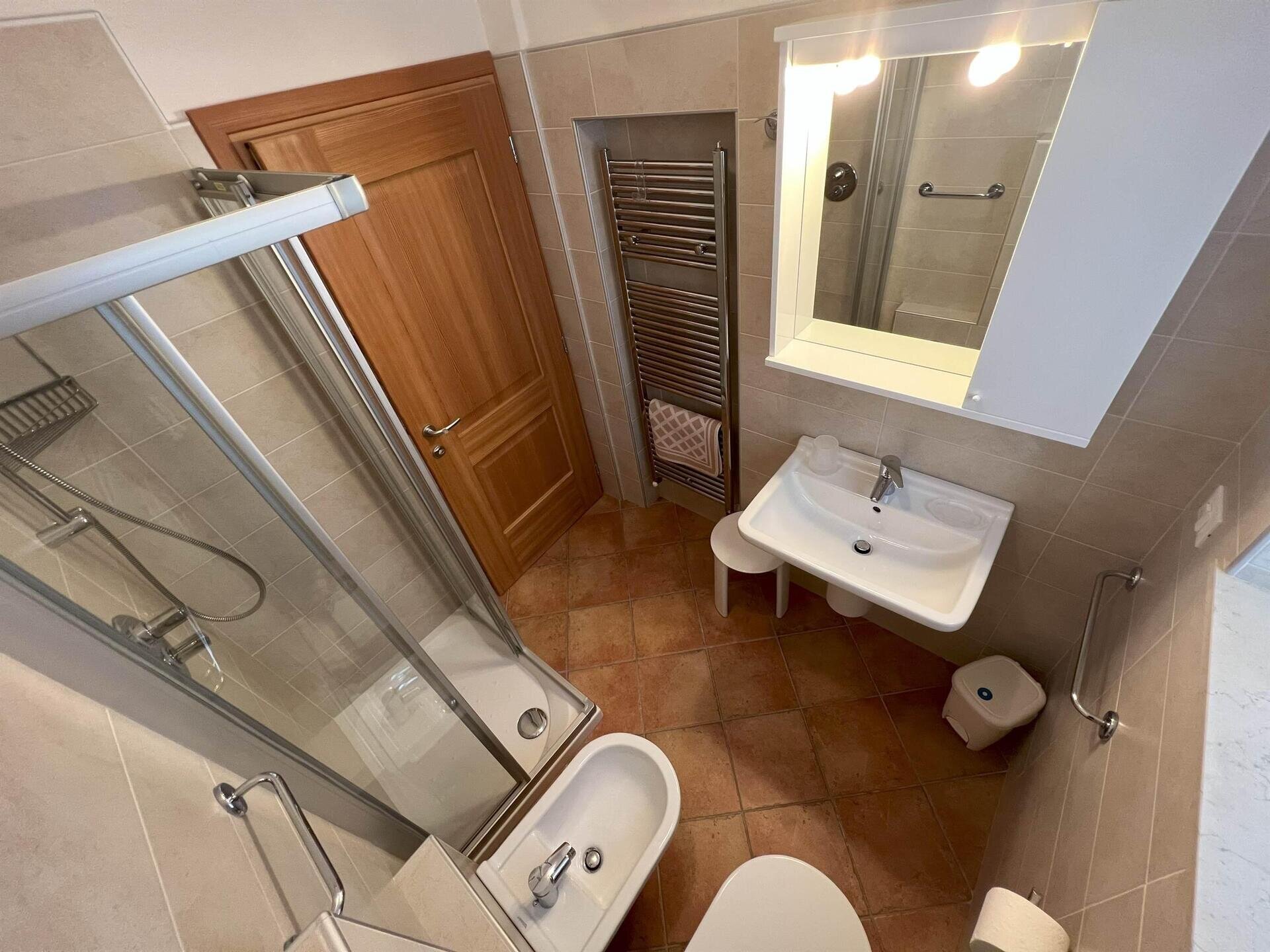 Images Trn 1 5e53c072 E3c1 4c61 A0b4 E0be4f4cf649 99 Image