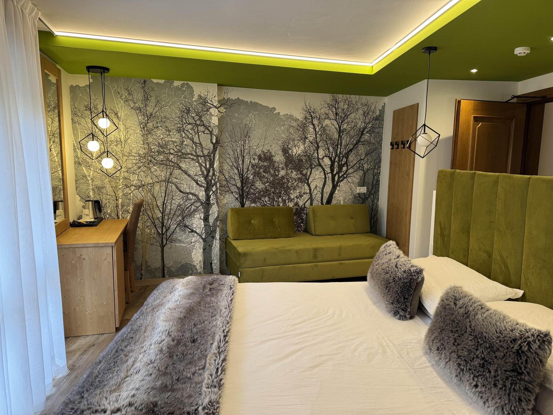 Images Trn 1 Daf0289e 37c2 4ff3 80ef 8024101624e8 99 Image