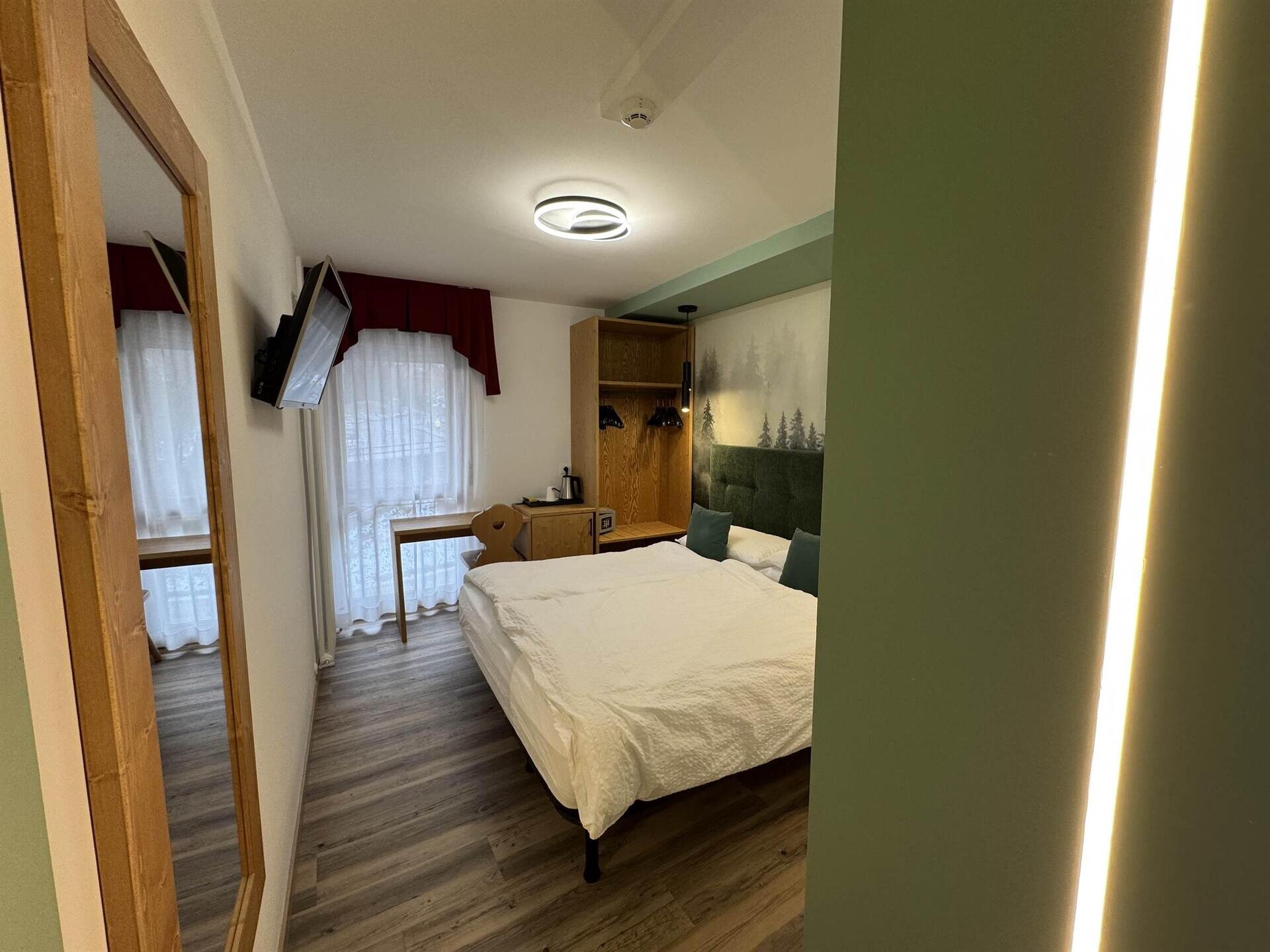 Images Trn 1 B3e09488 0b5e 45eb 9b4f 1649444138e9 99 Image