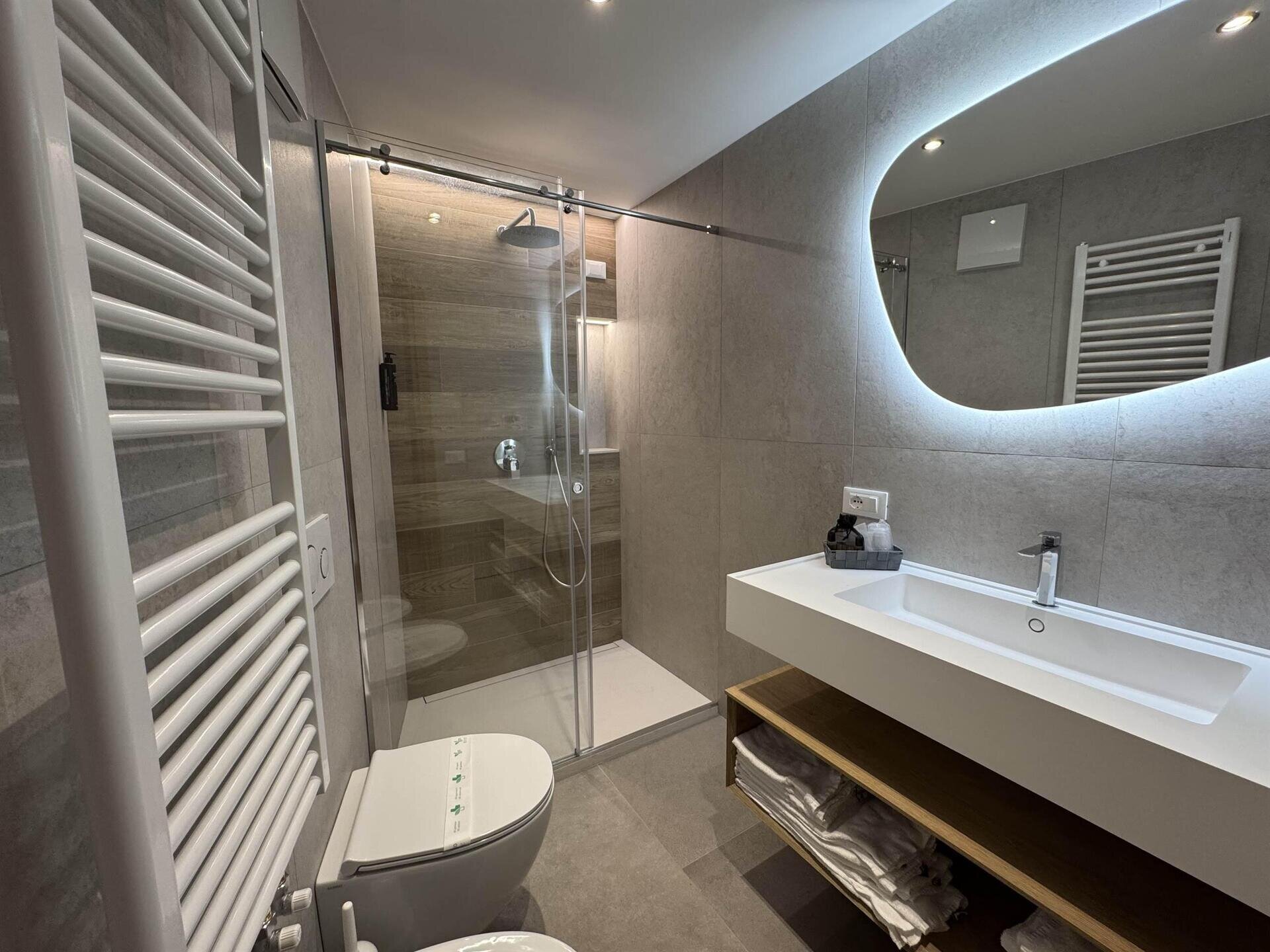 Images Trn 1 C80957a0 D7c4 4ae6 96f8 57749fd6355a 99 Image