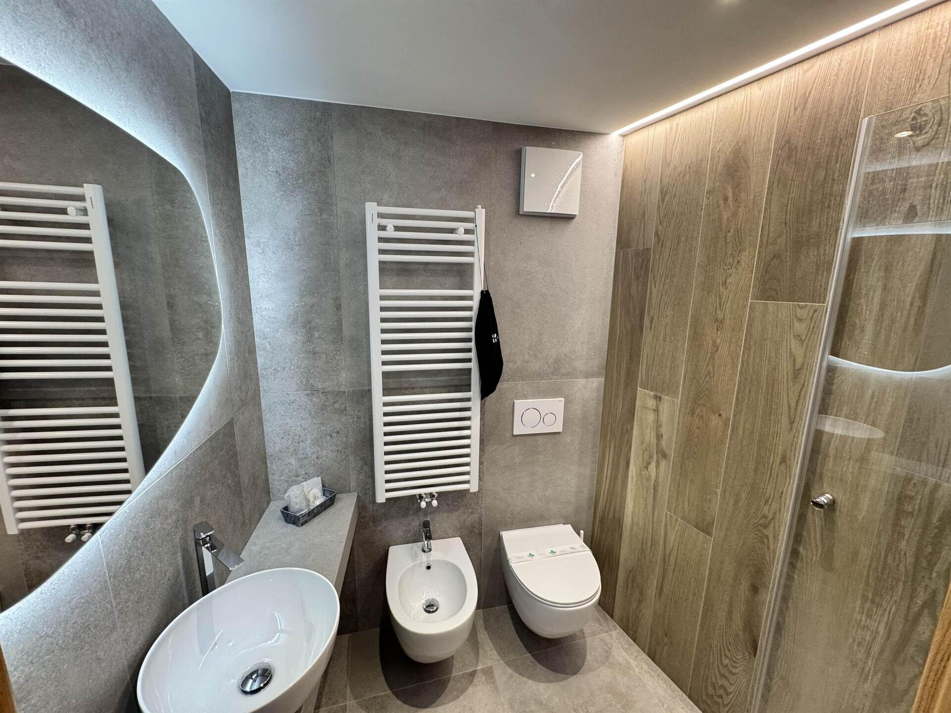 Images Trn 1 8a2c1695 6fbe 4710 A43a 2fdc61632593 99 Image