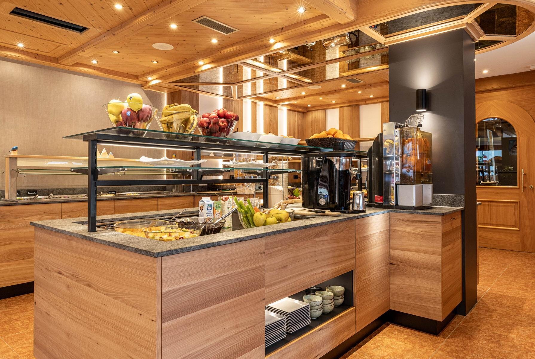 Images Trn 1 9921a985 9042 49b8 B8fa 3570a5769640 99 Image