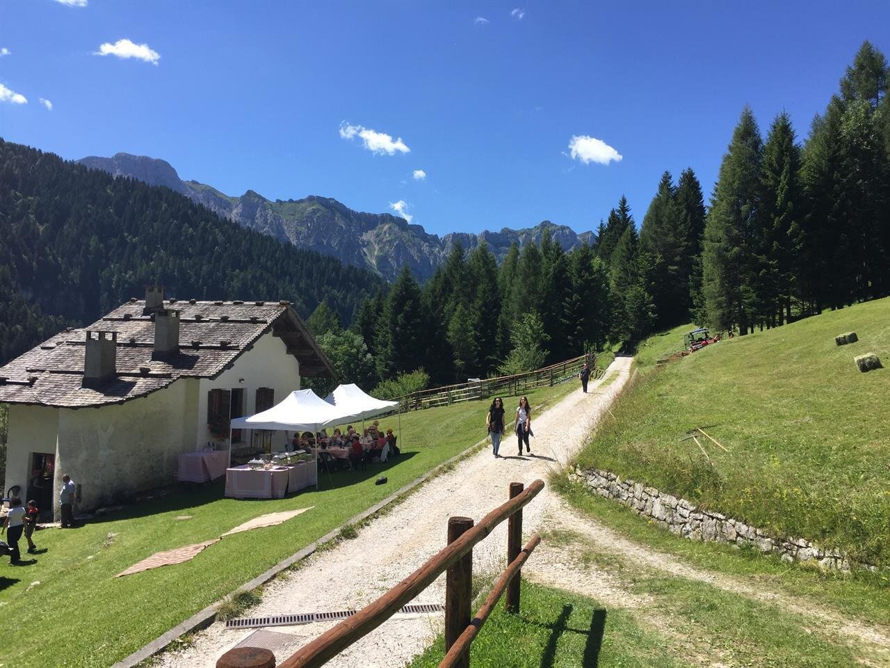 Hotel Isolabella sentiero gita in baita