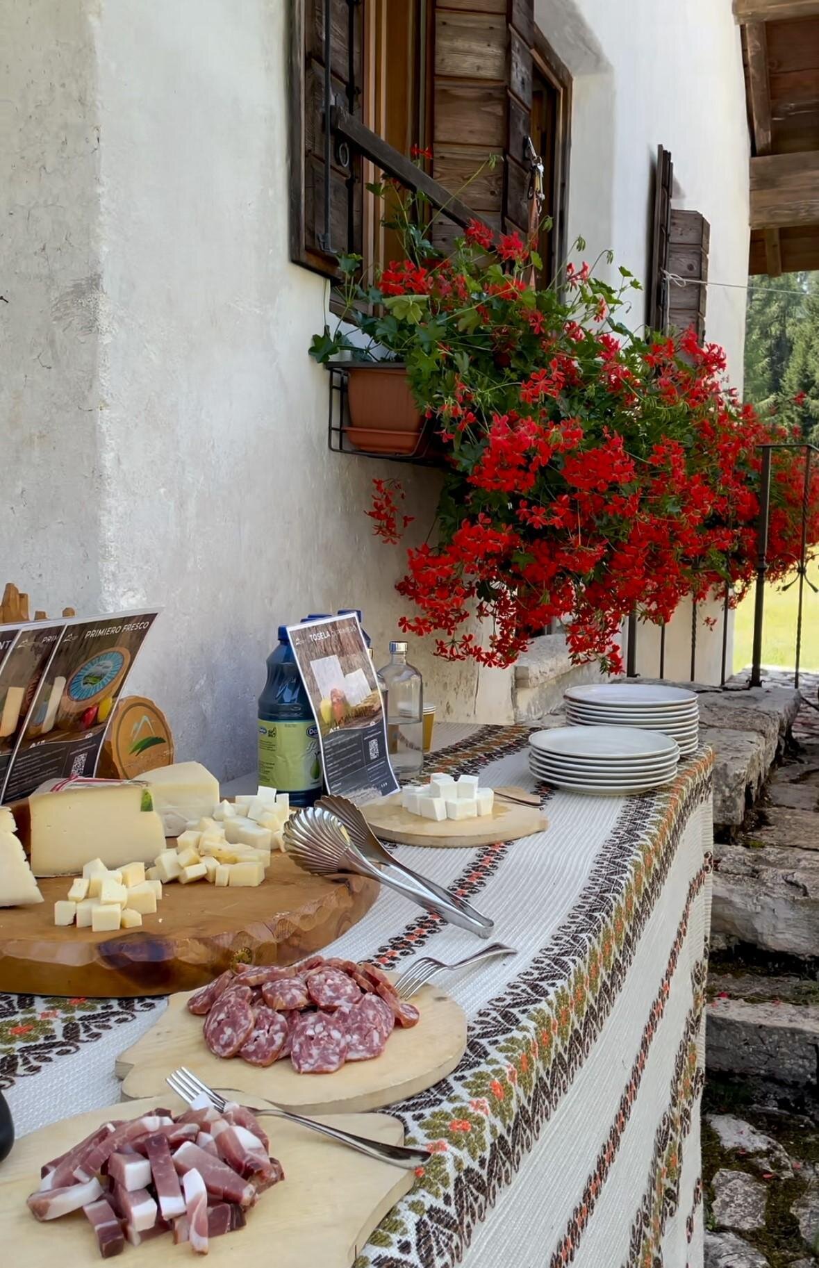 Buffet Pranzo tipico in Baita