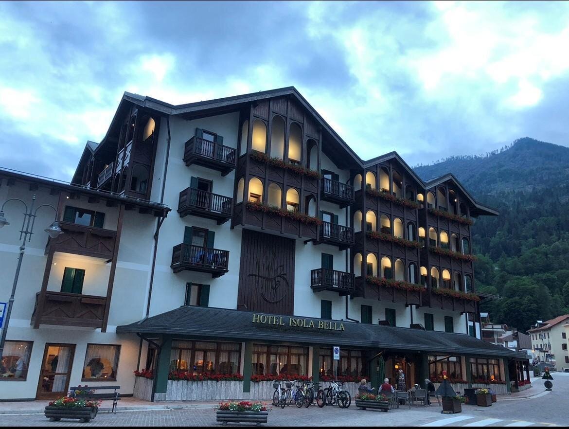Hotel Isolabella notturna