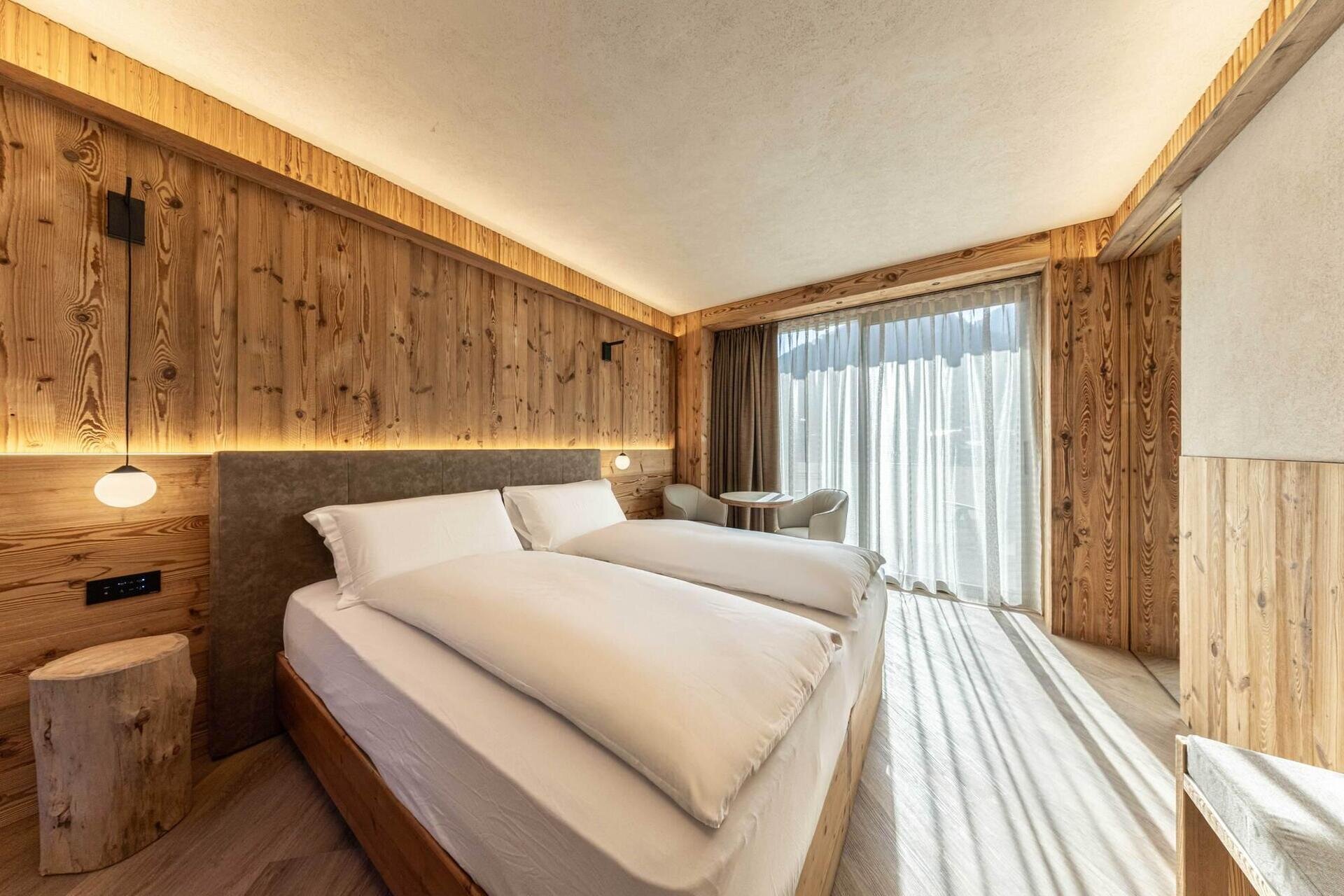 Dolomiti Lodge Trentino stanza matrimoniale con ar