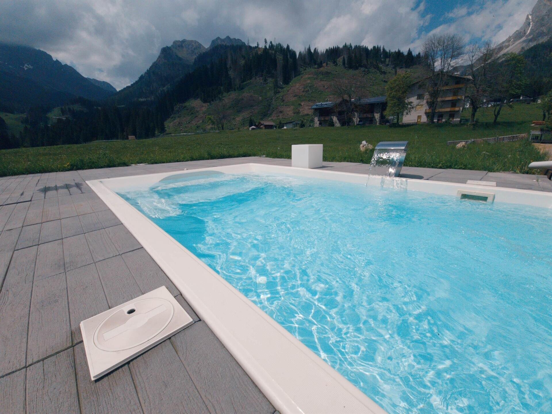 esterno piscina hotel vienna