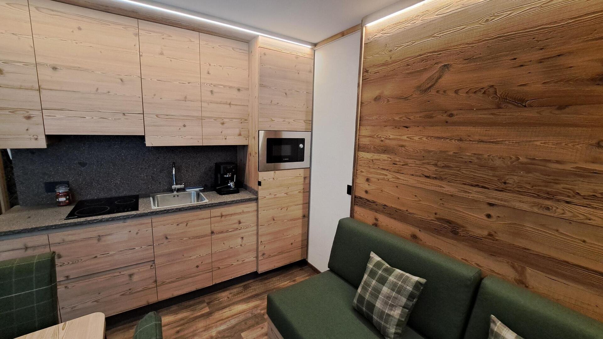 20241214_103122_resized_2