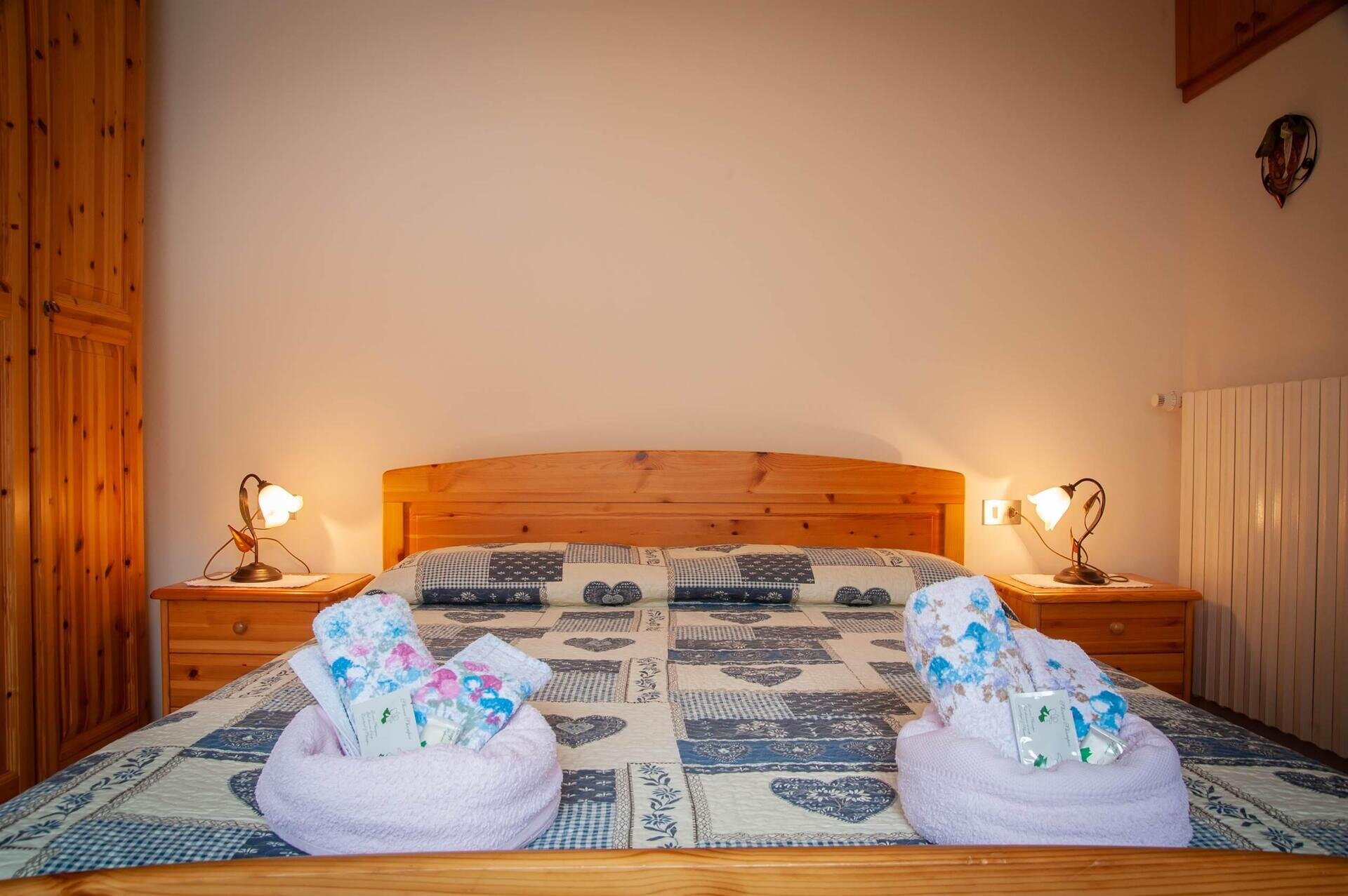 elena-0004110418 (2018_04_12 11_35_05 UTC)