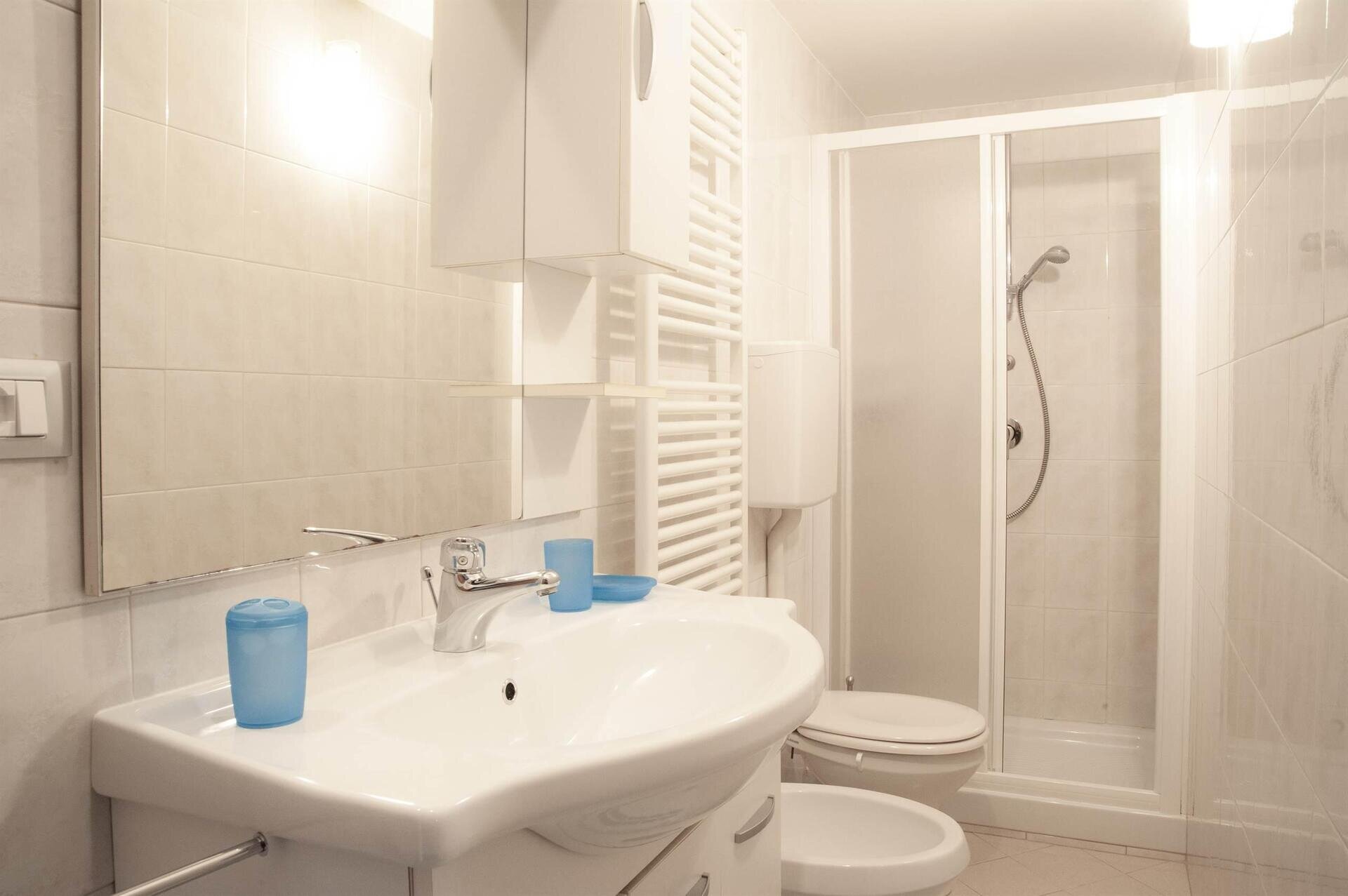 elena-0008110418 (2018_04_12 15_39_09 UTC)