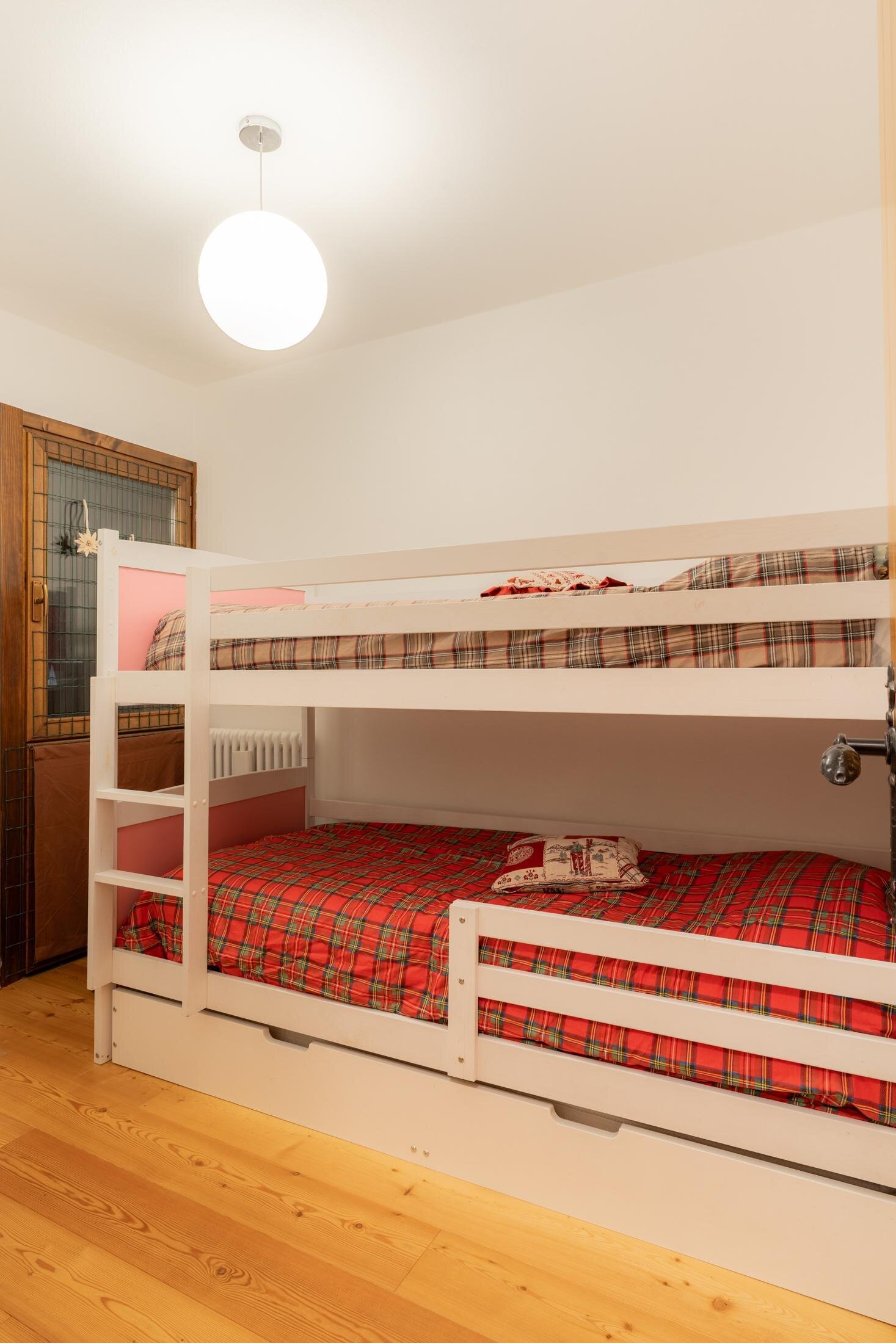 Images Trn 1 F26e2f4d 46be 45ba A3bb E1d0b2f96489 99 Image