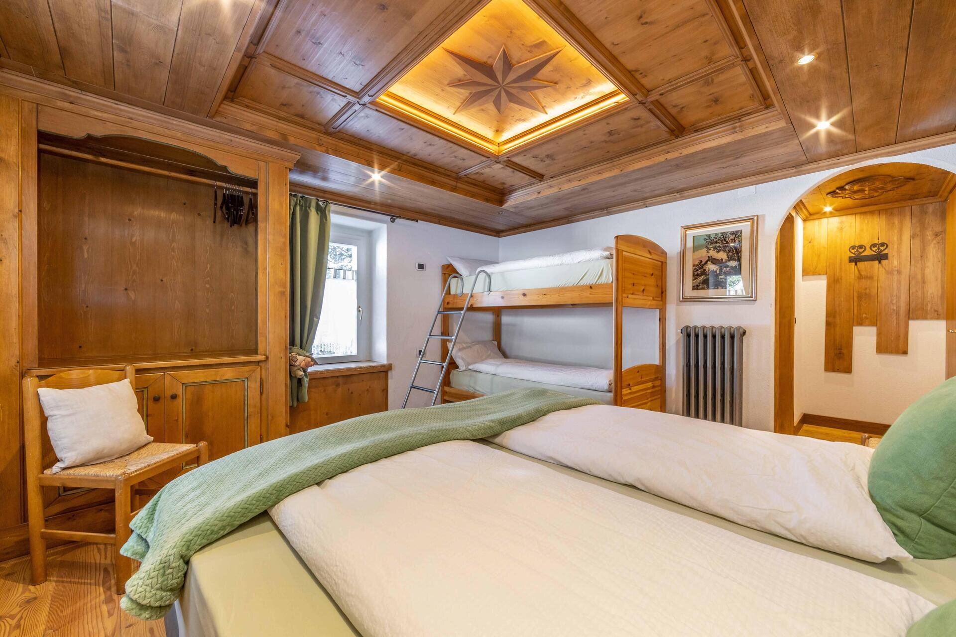 Standard, Family room