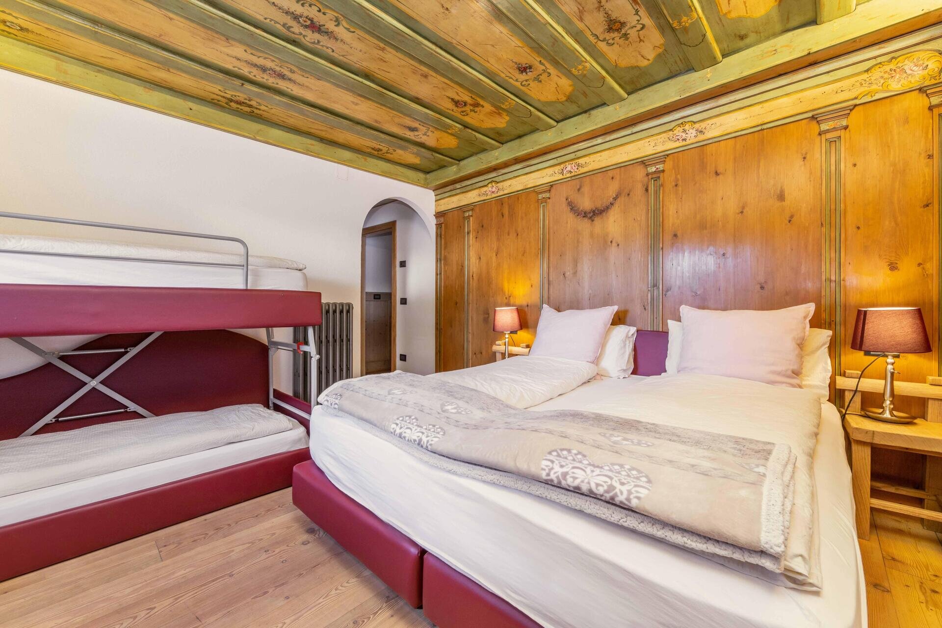 Standard, Family room