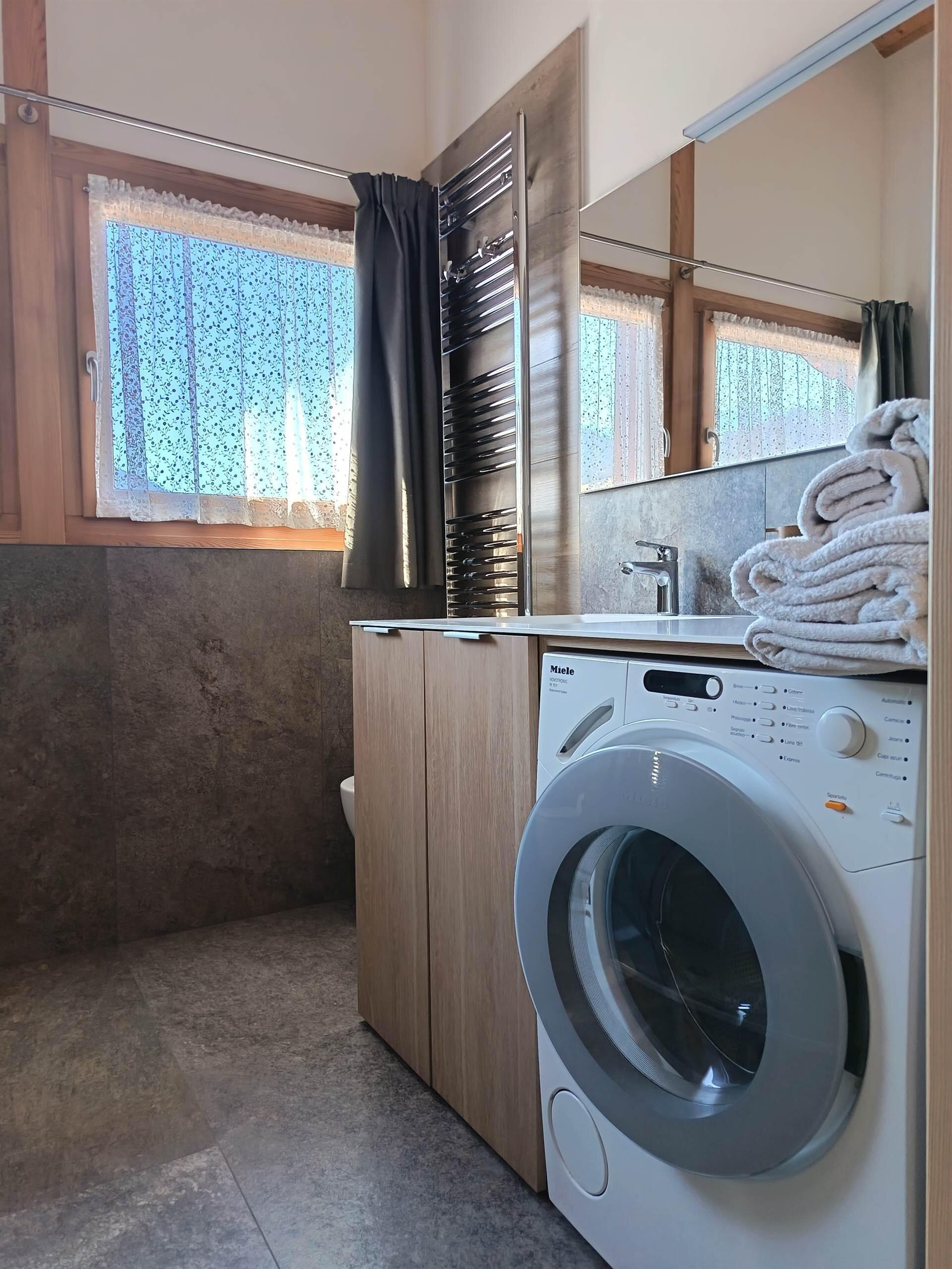 Images Trn 1 842efd13 50f9 4097 B2a9 20174f58f4f2 99 Image