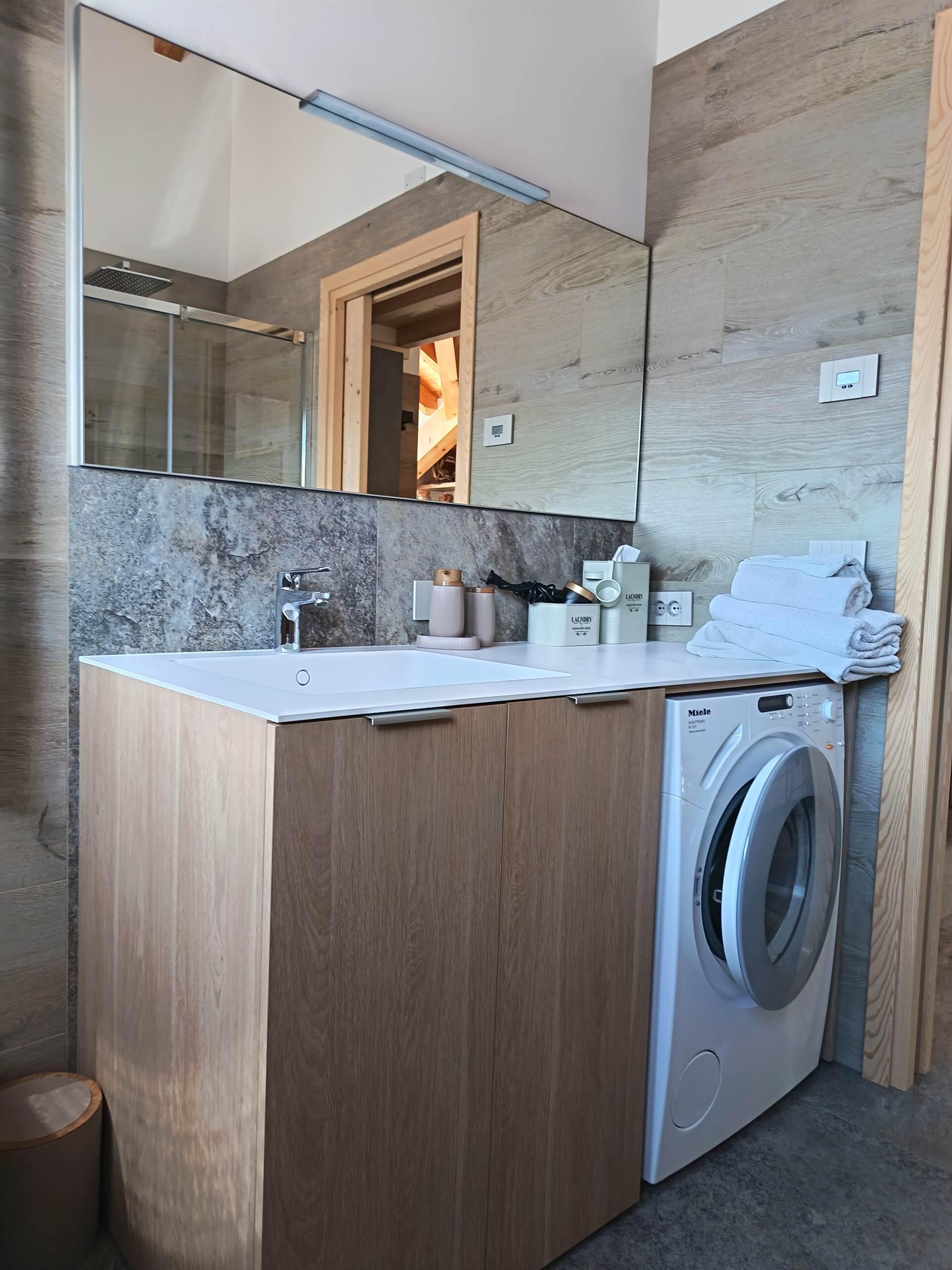 Images Trn 1 4ba63204 3cf3 4cad Acf6 E20051006f75 99 Image