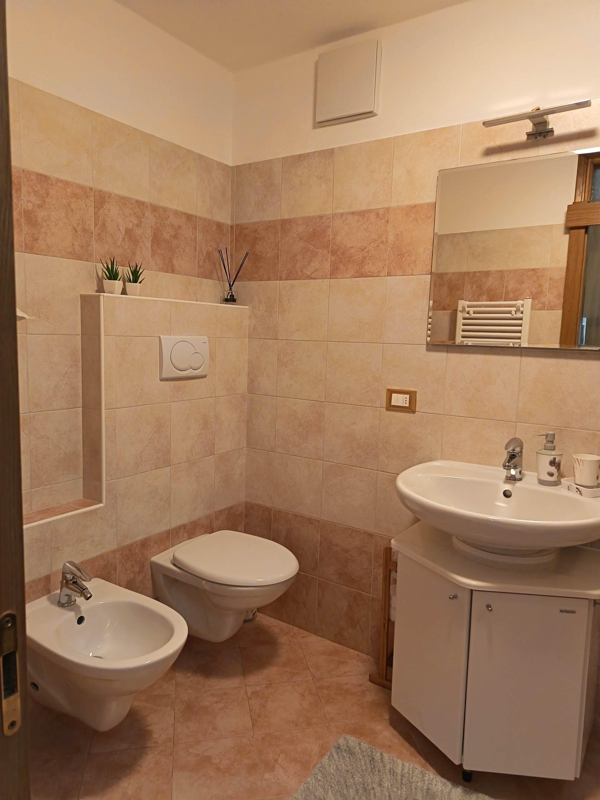 Images Trn 1 92ed1047 358f 4a1d B2e9 2e707ddf96c6 99 Image