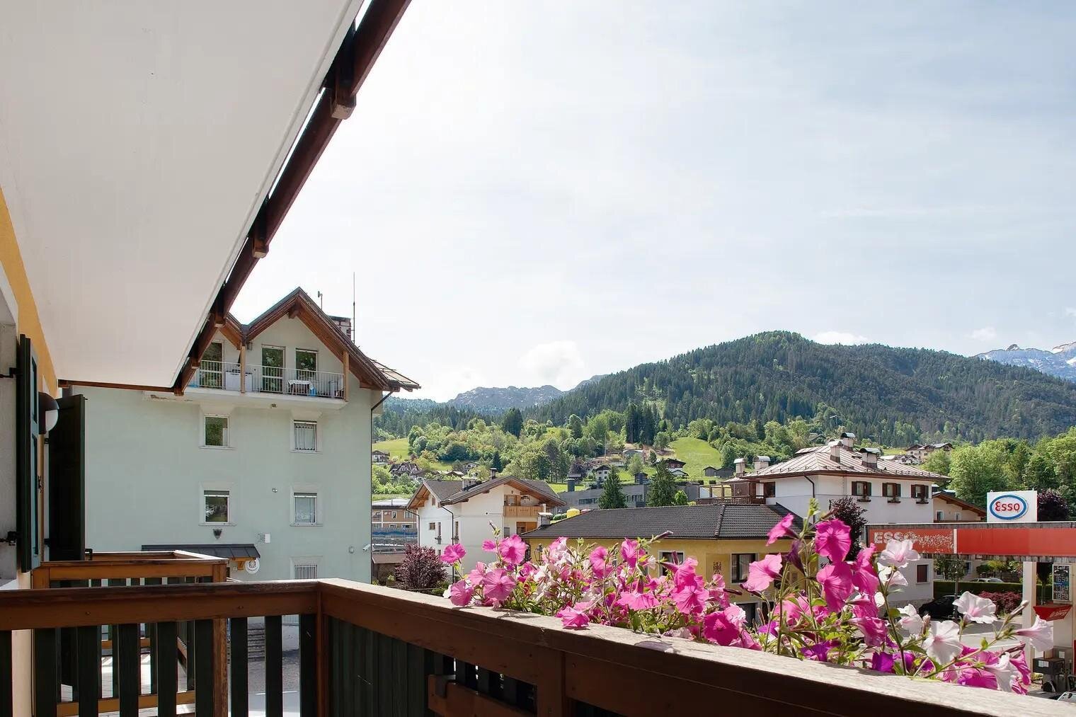 Images Trn 1 C8e1b261 446d 4138 A6d7 817c478bade0 99 Image