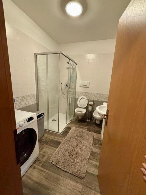 Images Trn 1 Bda164e9 8c4f 4bff 8c9e E2617e0b1405 99 Image