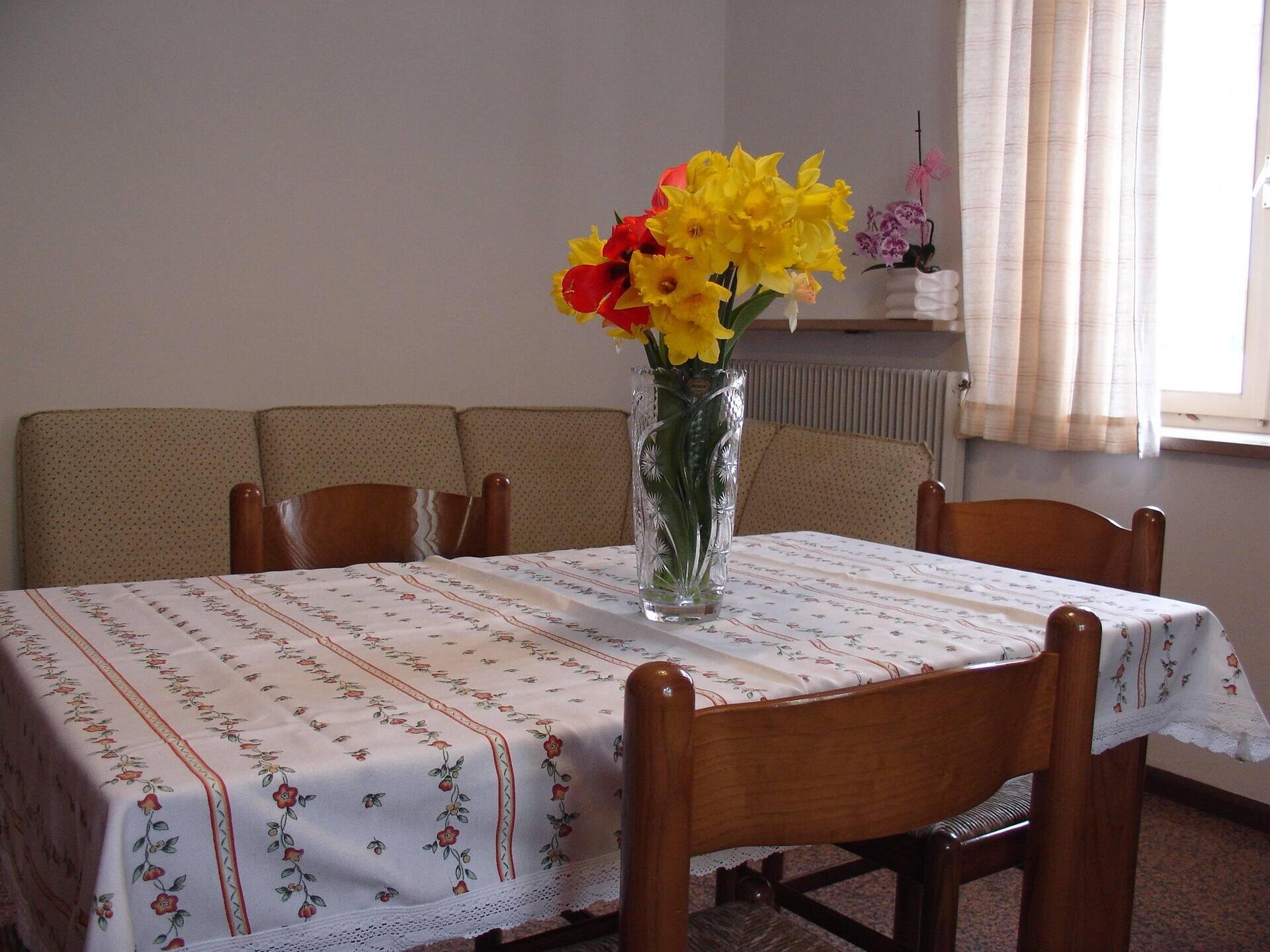 Images Trn 1 Eeb0cf17 043f 443e Bc6f 7ef8e3abca61 99 Image