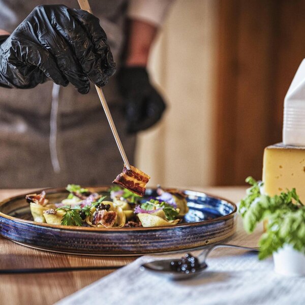 In cucina con le erbe spontanee