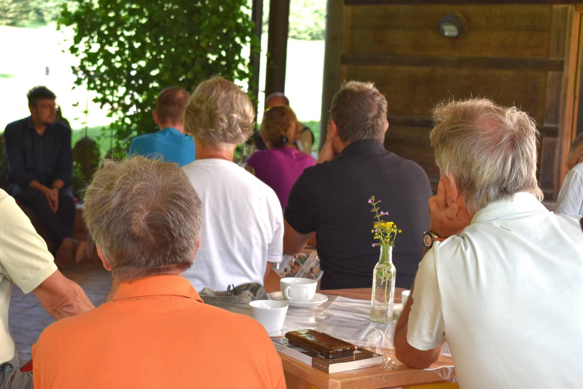 Tè letterario nel giardino di Villa Welsperg