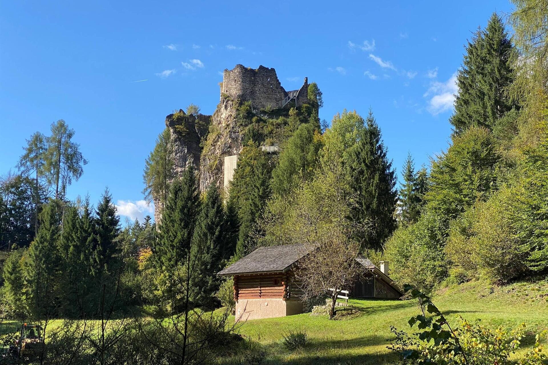 Visita guidata al Castel Pietra