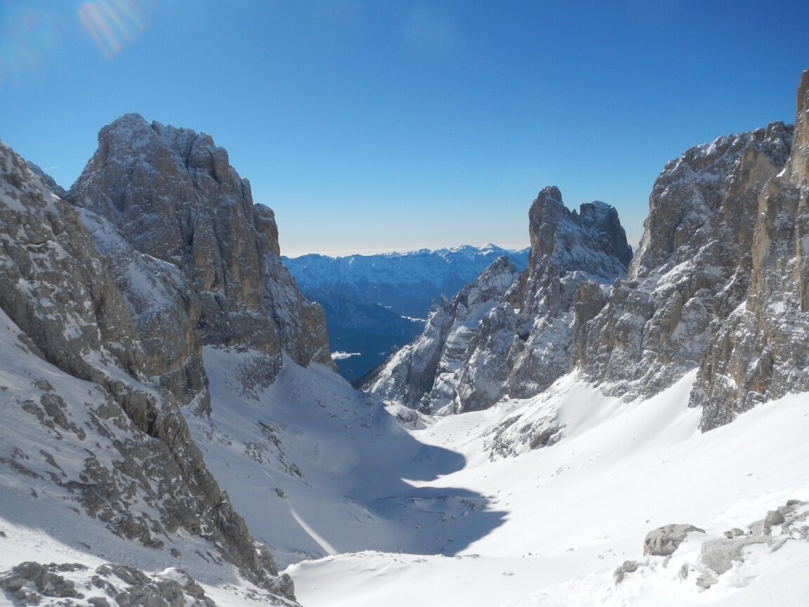 Pala-Hochfläche und die lange Abfahrt Val di Roda