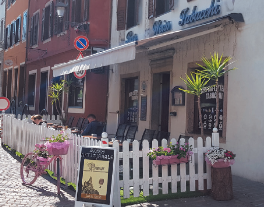 Content Dam Org 12 Images Full Rights Gusto Bar Weiss Esterno