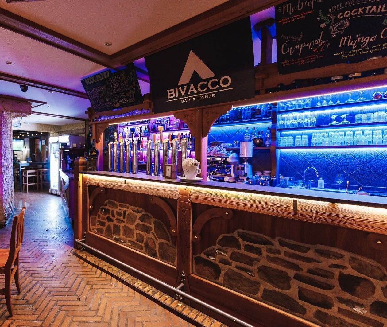 Content Dam Org 12 Images Full Rights Gusto Bivacco Bar