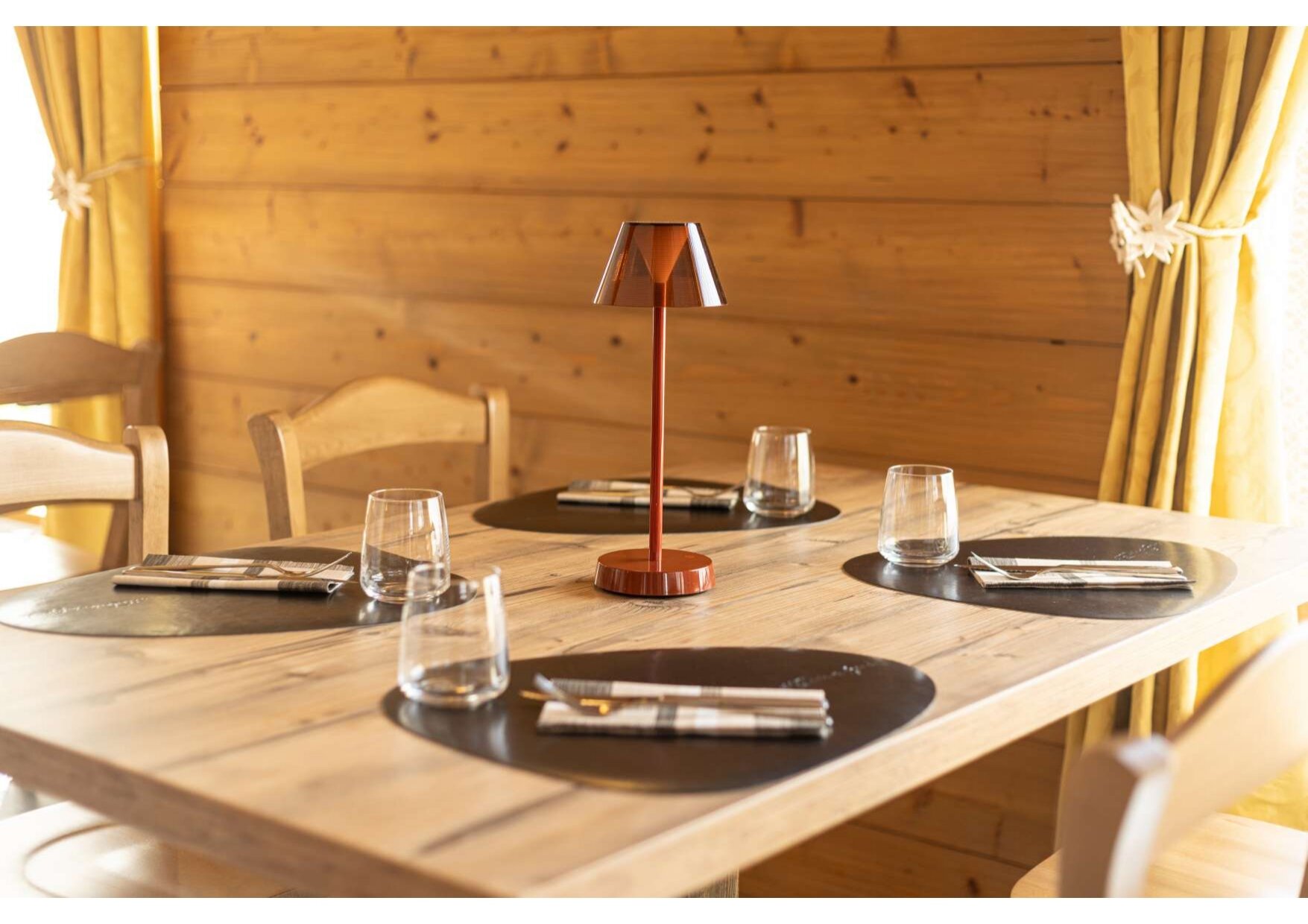 Content Dam Org 12 Images Full Rights Gusto La Gamela Foto Interno Tavolo Page 0001