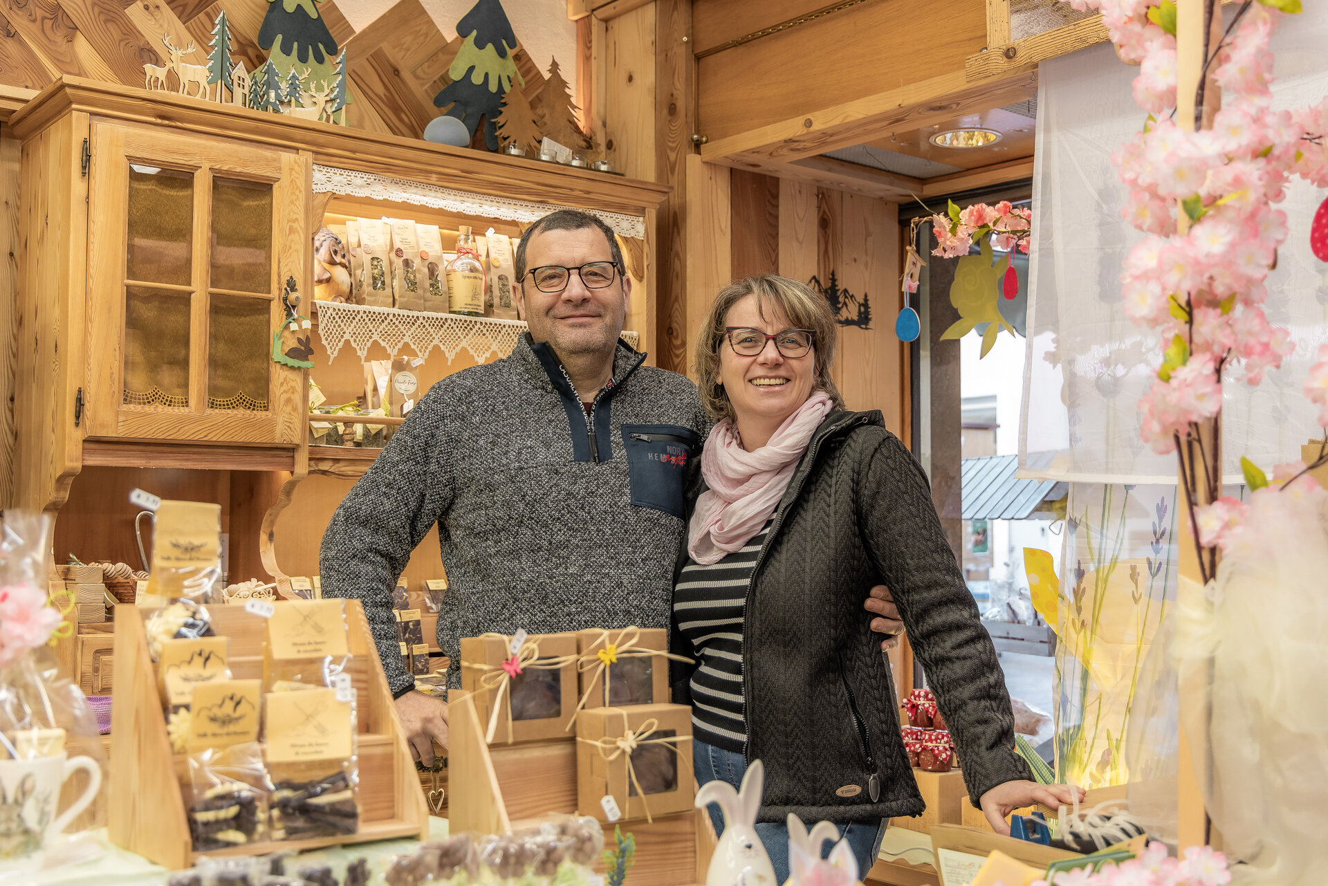 Content Dam Org 12 Images Full Rights Shopping Piccolo Fiore Negozio A93a4313