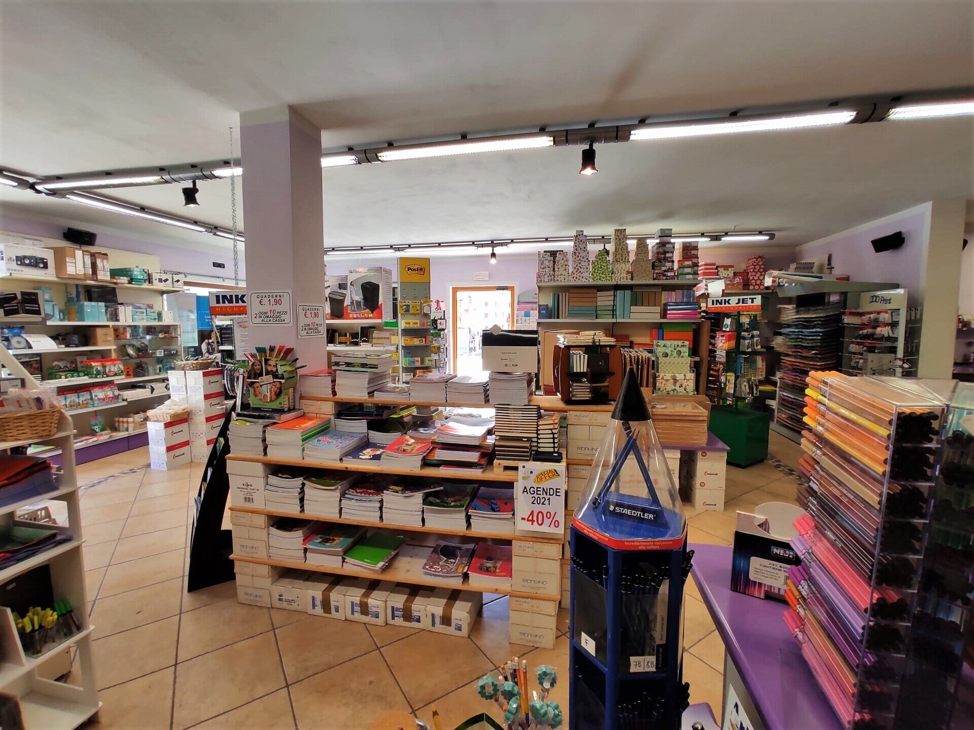 Content Dam Org 12 Images Full Rights Shopping In Ufficio In Ufficio 1