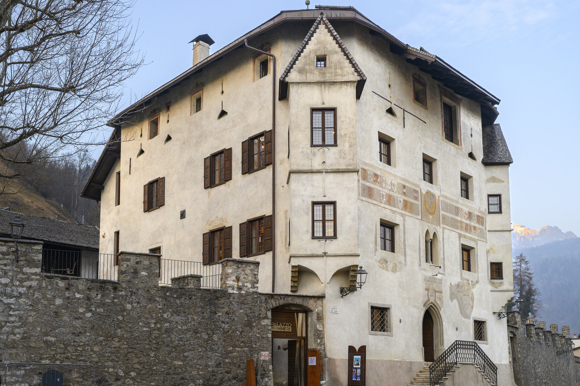 Palazzo del Dazio o delle Miniere / P-Qui