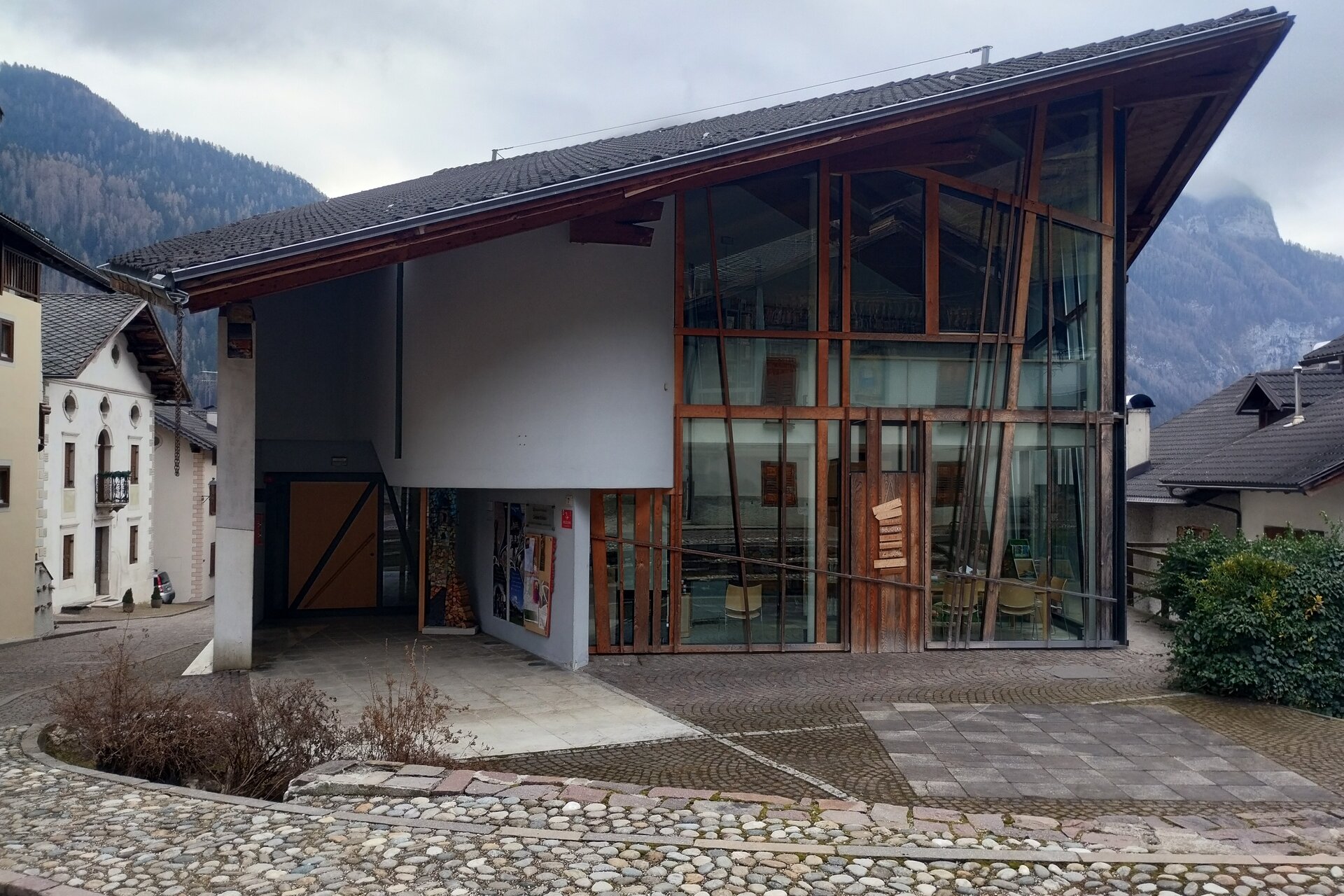 Punto lettura e biblioteca Mezzano