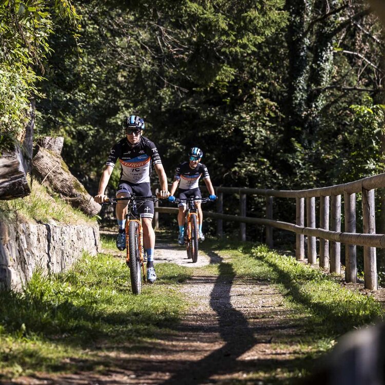 Sentieri all'ombra per bikers in primiero