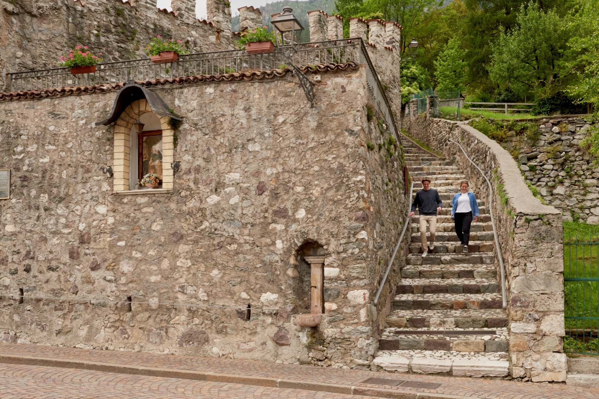 Mura antiche e scale di Fiera di Primiero 