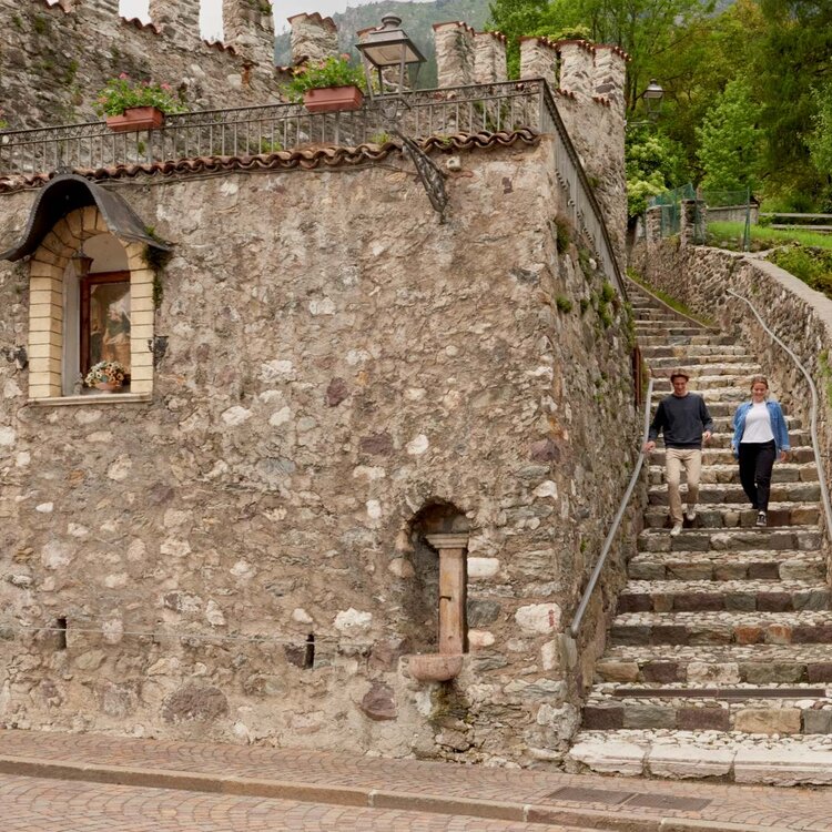Mura antiche e scale di Fiera di Primiero 